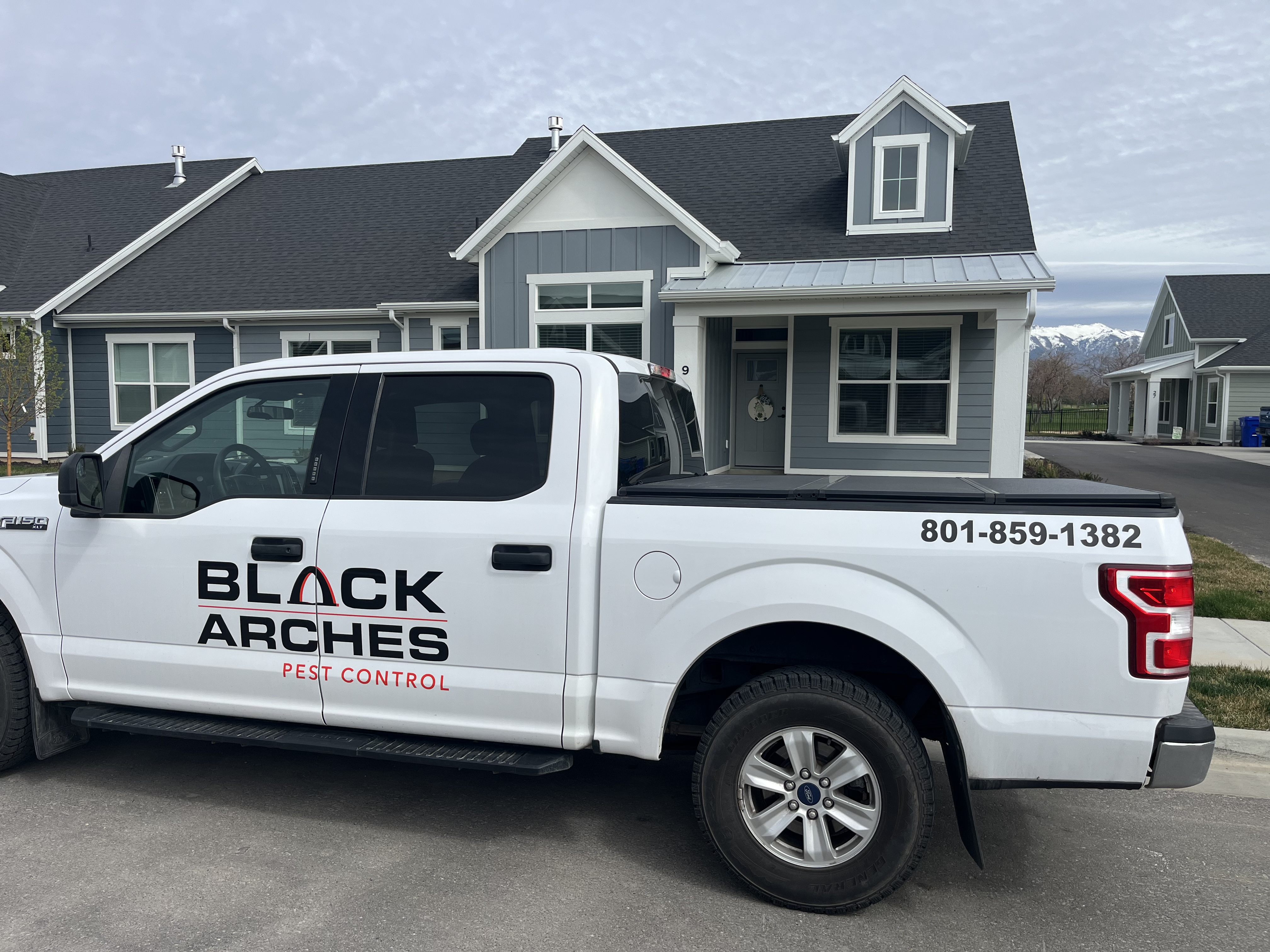 Black Arches Pest Control team and service truck in the Wasatch (7)
